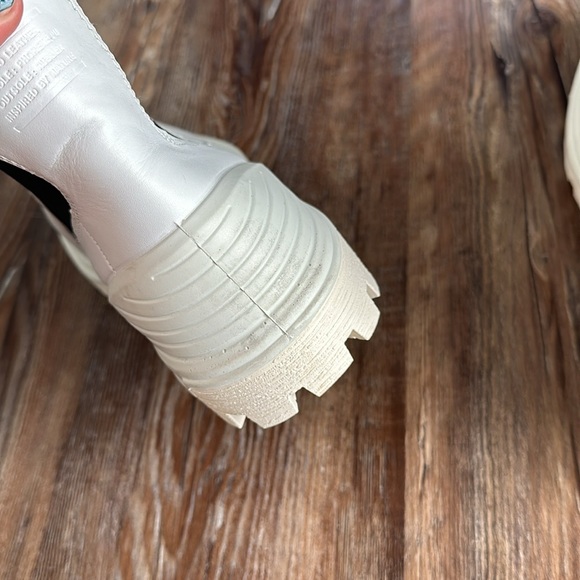 Ecco Tredtray White Leather Chelsea Boots - Picture 9 of 11